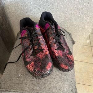 Nike Women's Athletic Shoes - Black and Pink